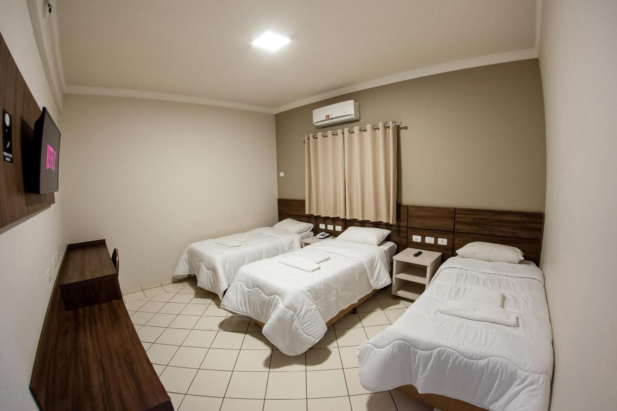 London Hotel Londrina Room photo