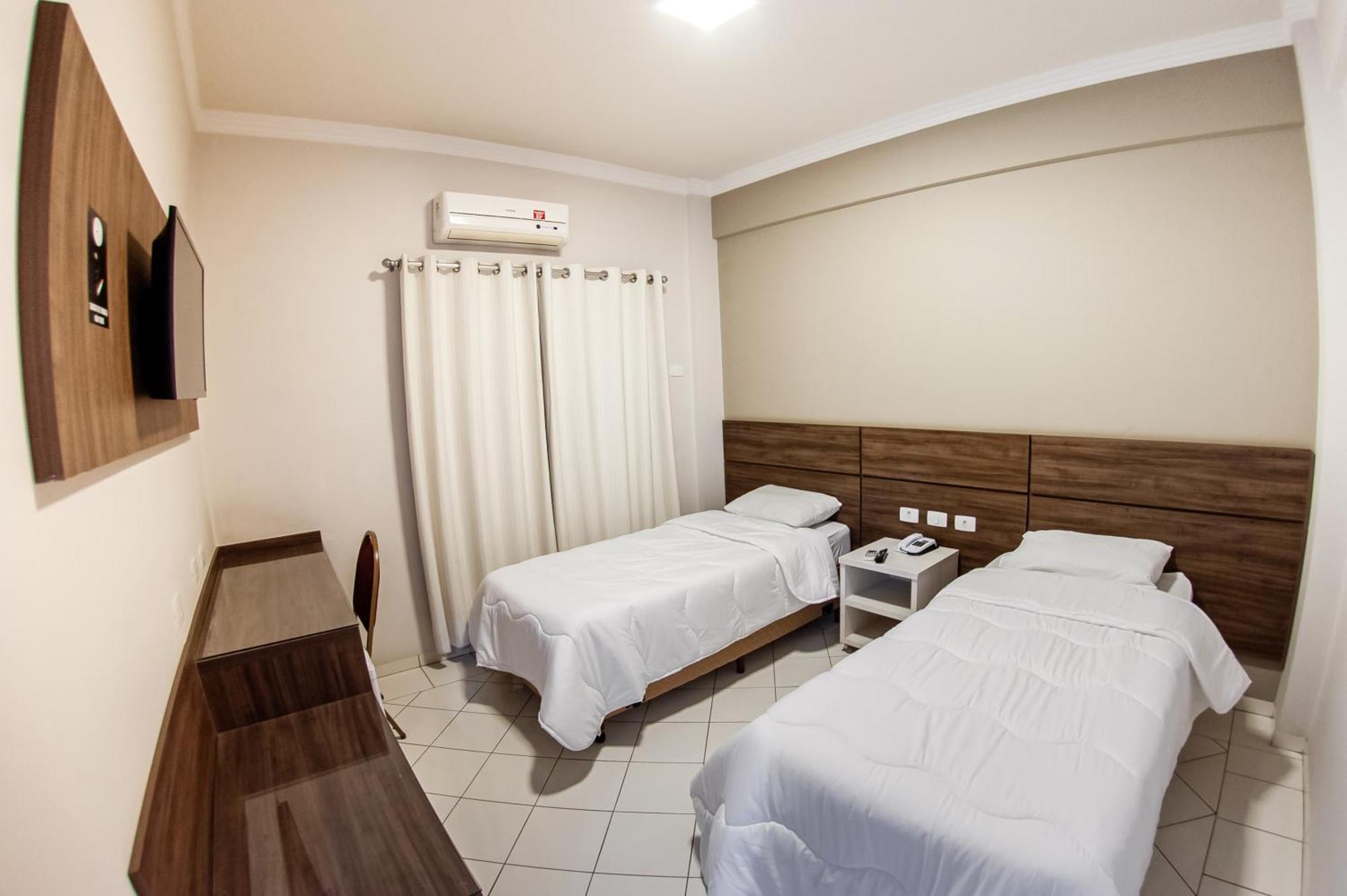 London Hotel Londrina Room photo